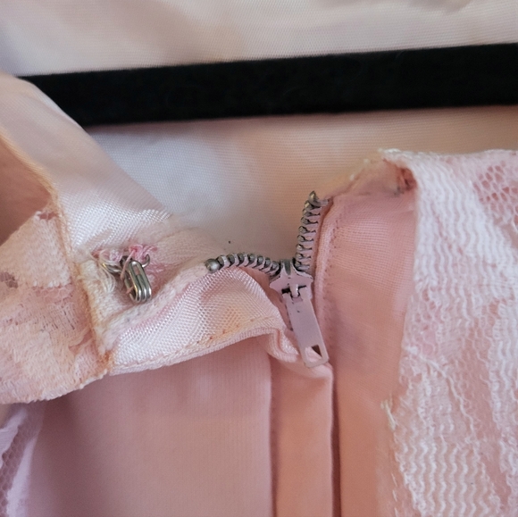 Vintage Blush Lace Maxi Dress | 1960s–Early 1970s Romantic Mod ✨ - Picture 7 of 9